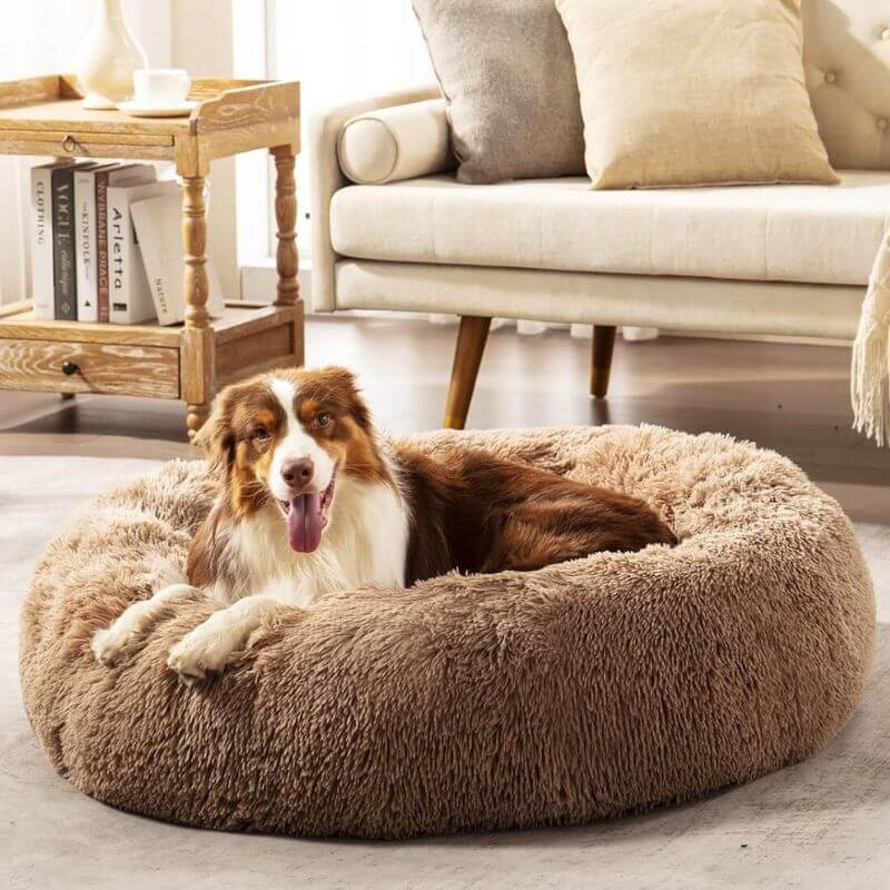 Brown Dogegis™ anti-anxiety calming bed providing orthopedic comfort and self-warming faux fur