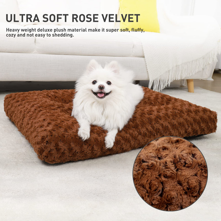 Close-up of the soft brown rose velvet material on the Dogegis™ portable pet mat